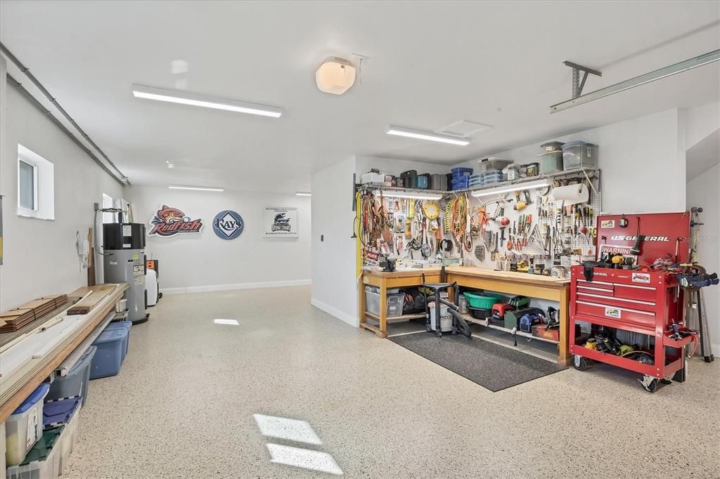 En Venta: $899,000 (3 camas, 3 baños, 2041 Pies cuadrados)