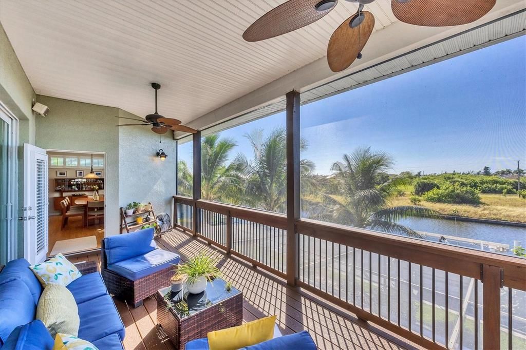 En Venta: $899,000 (3 camas, 3 baños, 2041 Pies cuadrados)