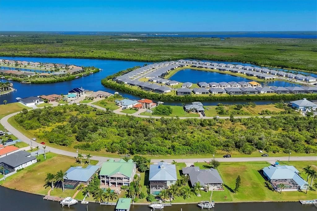 En Venta: $899,000 (3 camas, 3 baños, 2041 Pies cuadrados)