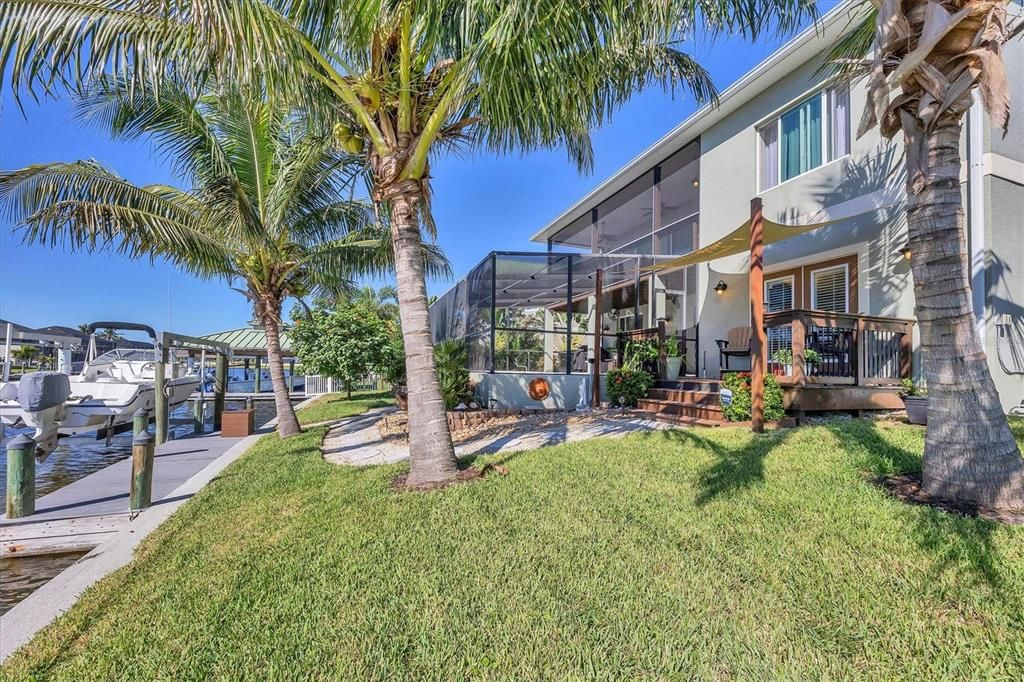 En Venta: $899,000 (3 camas, 3 baños, 2041 Pies cuadrados)