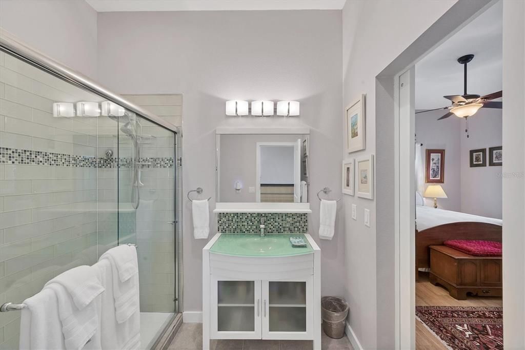 En Venta: $899,000 (3 camas, 3 baños, 2041 Pies cuadrados)