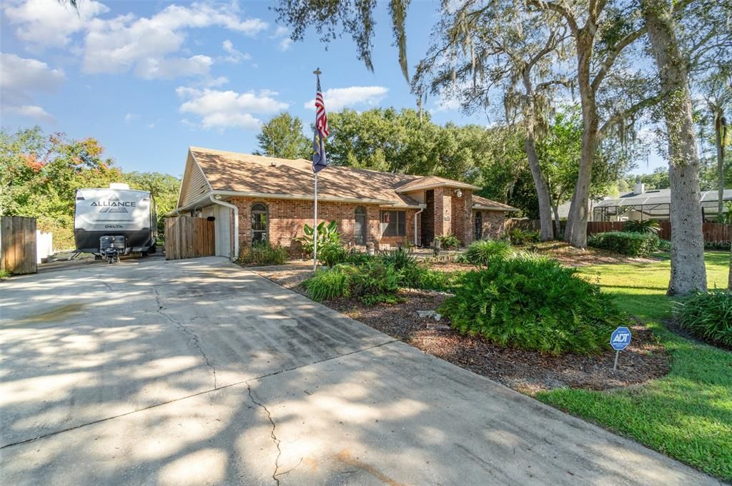 For Sale: $474,000 (4 beds, 3 baths, 2092 Square Feet)