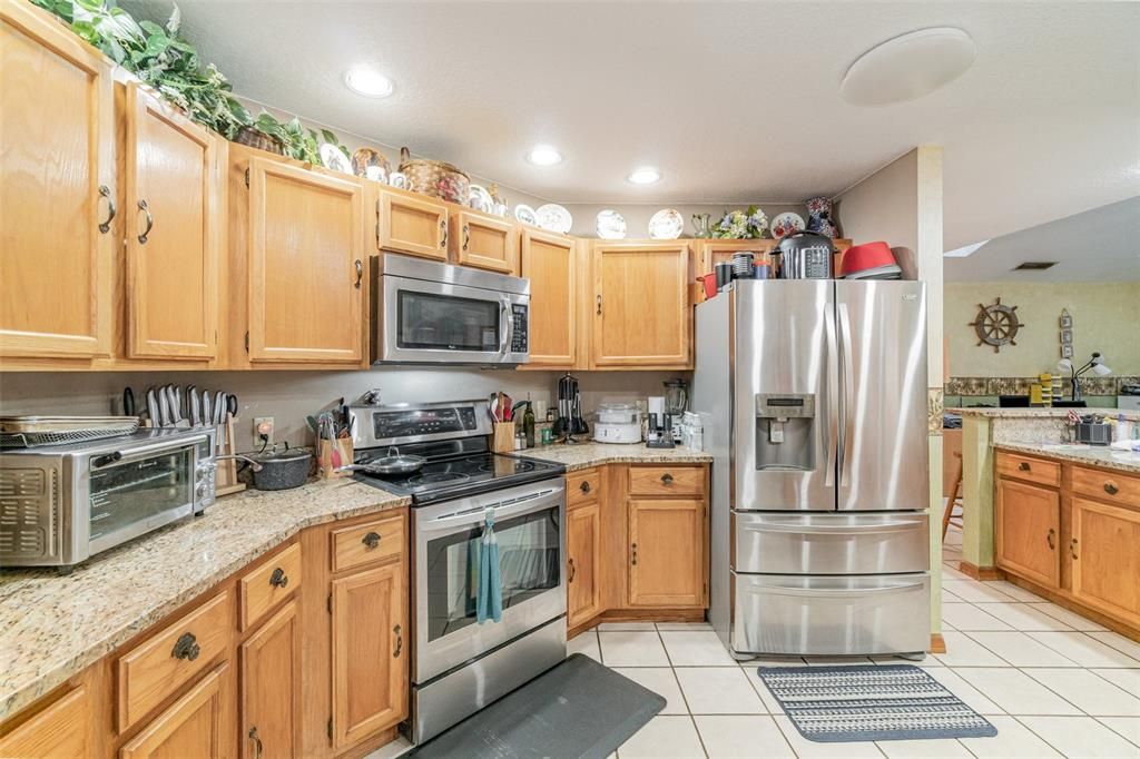 For Sale: $474,000 (4 beds, 3 baths, 2092 Square Feet)