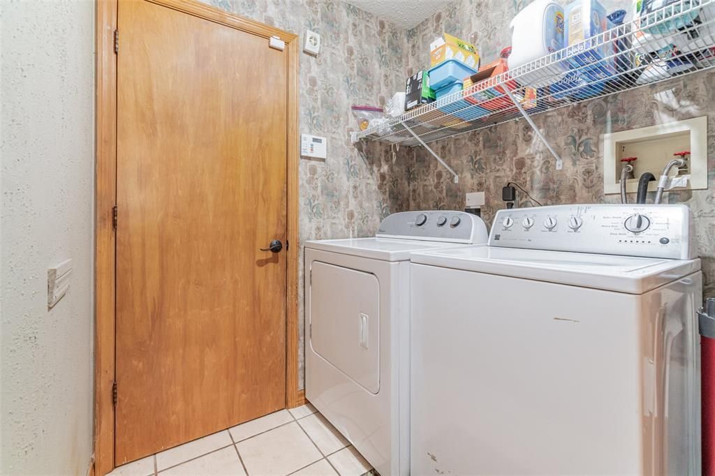 For Sale: $474,000 (4 beds, 3 baths, 2092 Square Feet)