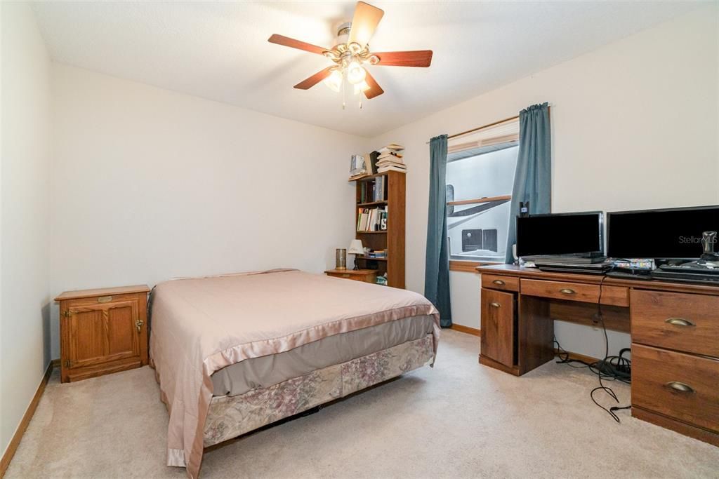 For Sale: $474,000 (4 beds, 3 baths, 2092 Square Feet)