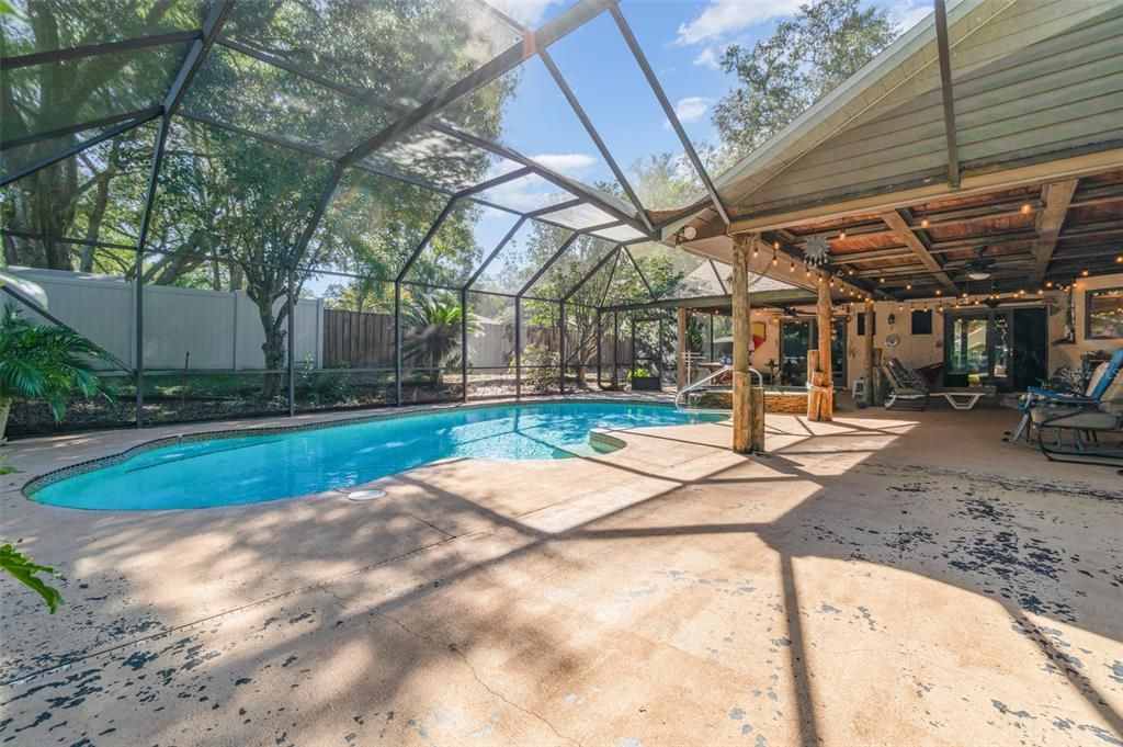 For Sale: $474,000 (4 beds, 3 baths, 2092 Square Feet)