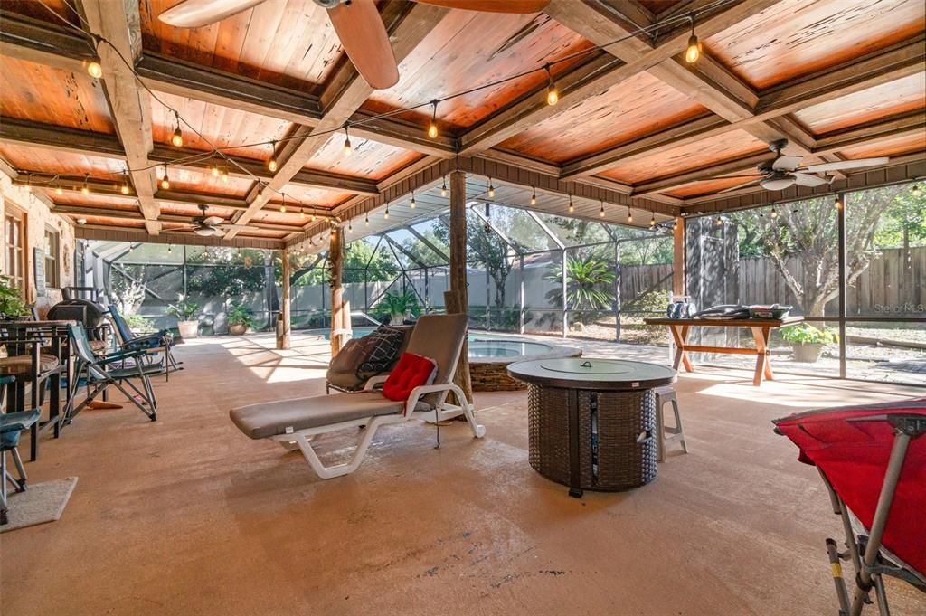 For Sale: $474,000 (4 beds, 3 baths, 2092 Square Feet)