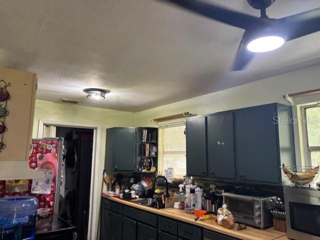 合同活跃: $188,900 (3 贝兹, 1 浴室, 648 平方英尺)