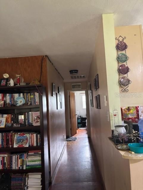 合同活跃: $188,900 (3 贝兹, 1 浴室, 648 平方英尺)