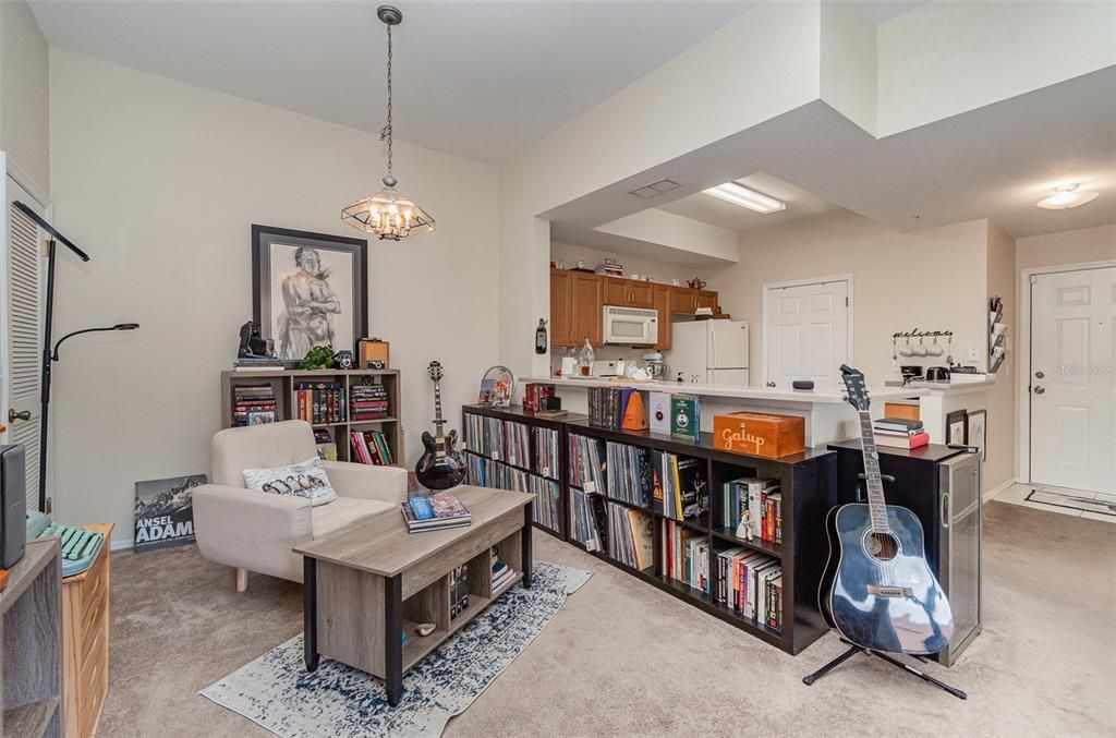 待售: $199,900 (2 贝兹, 2 浴室, 1025 平方英尺)