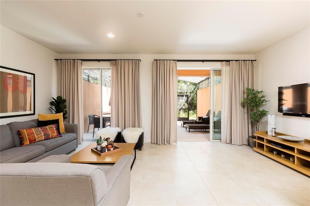 На продажу: $295,000 (2 спален, 2 ванн, 1350 Квадратных фут)