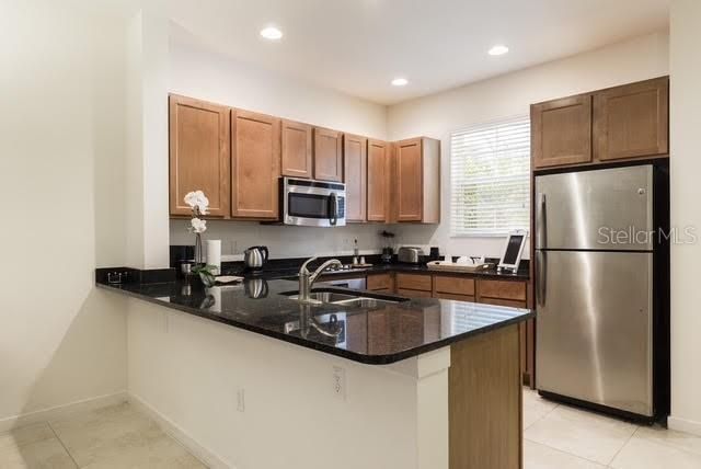 На продажу: $295,000 (2 спален, 2 ванн, 1350 Квадратных фут)