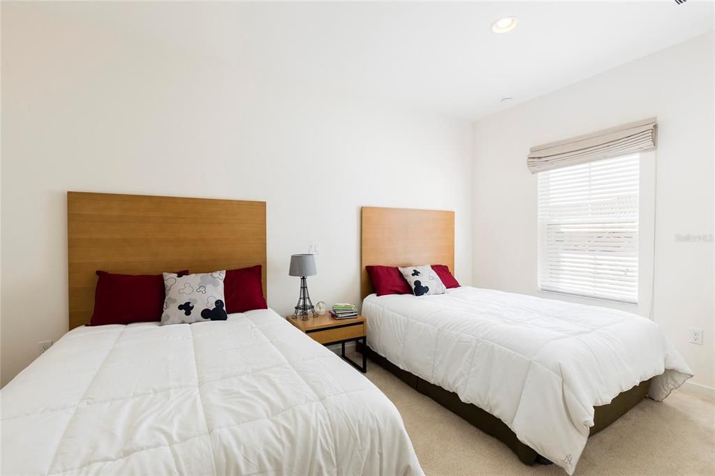 На продажу: $295,000 (2 спален, 2 ванн, 1350 Квадратных фут)