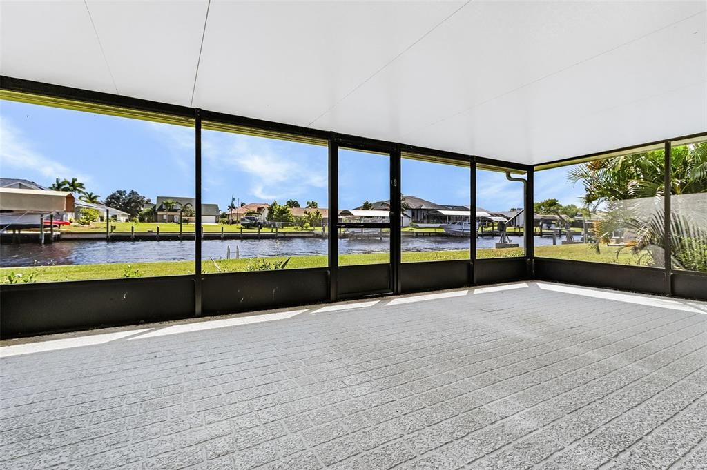 Active With Contract: $339,900 (2 beds, 2 baths, 1560 Square Feet)