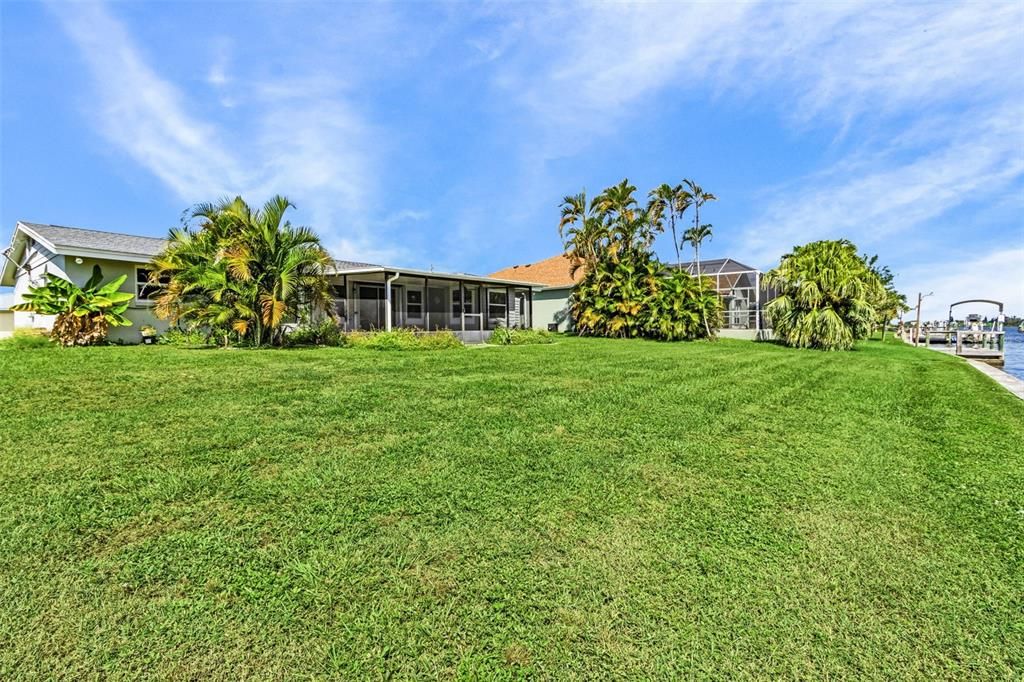 Active With Contract: $339,900 (2 beds, 2 baths, 1560 Square Feet)