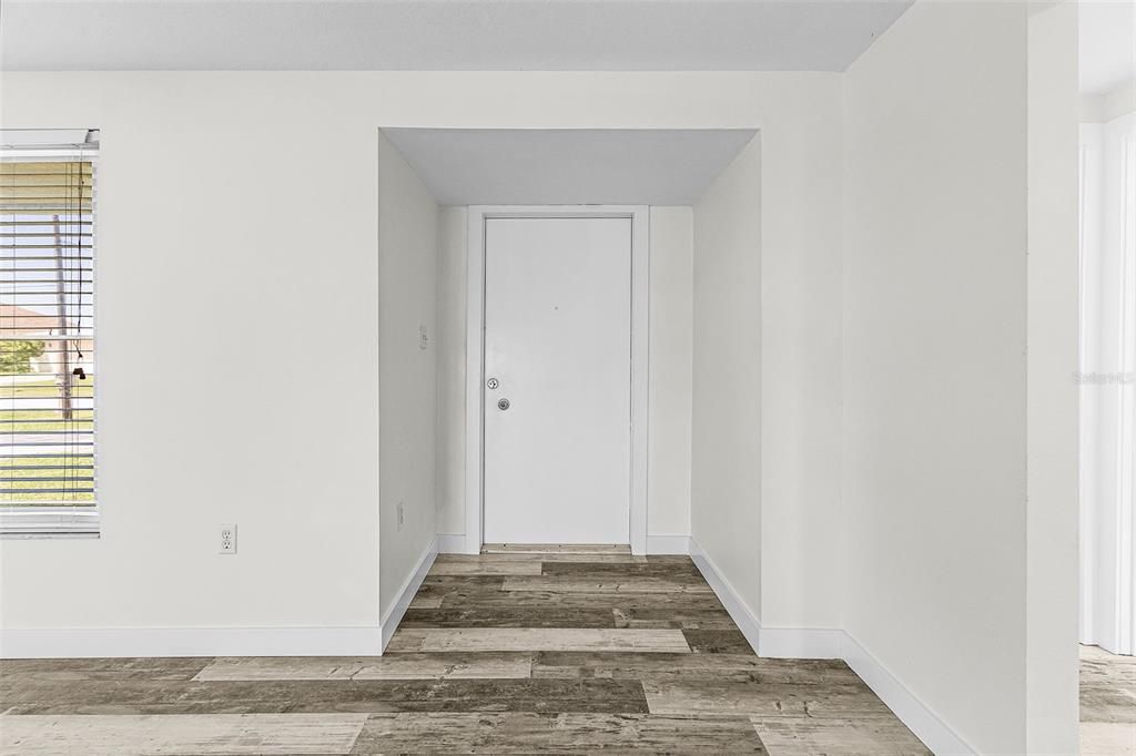 Active With Contract: $339,900 (2 beds, 2 baths, 1560 Square Feet)