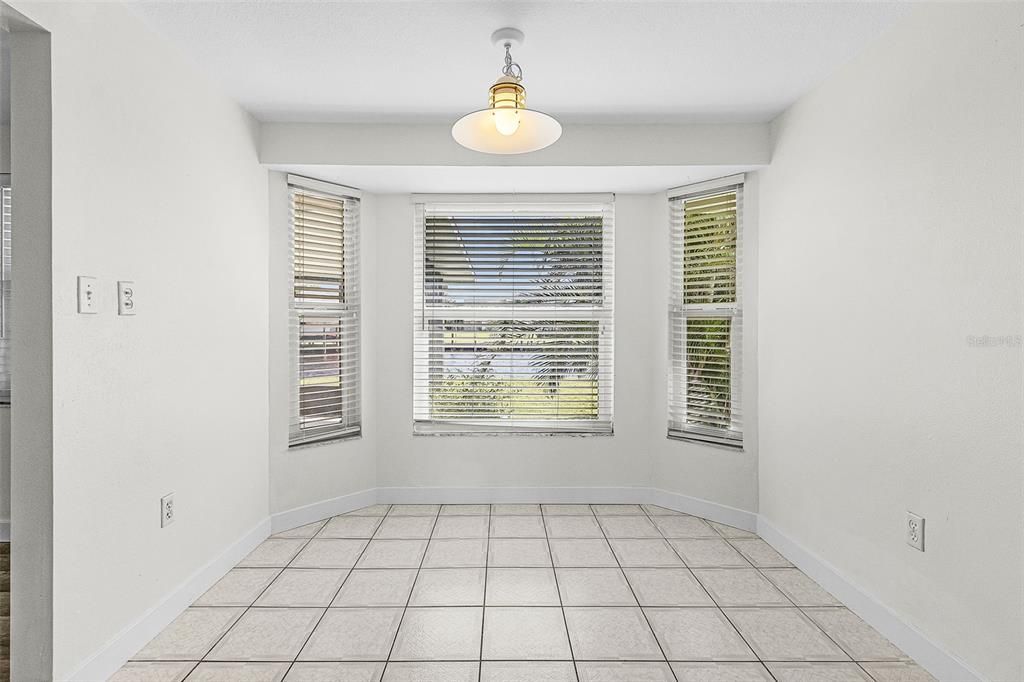 Active With Contract: $339,900 (2 beds, 2 baths, 1560 Square Feet)