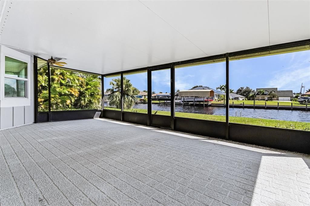 Active With Contract: $339,900 (2 beds, 2 baths, 1560 Square Feet)