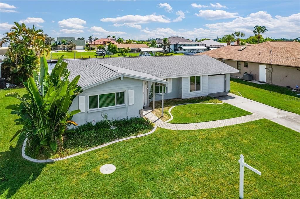 Active With Contract: $339,900 (2 beds, 2 baths, 1560 Square Feet)