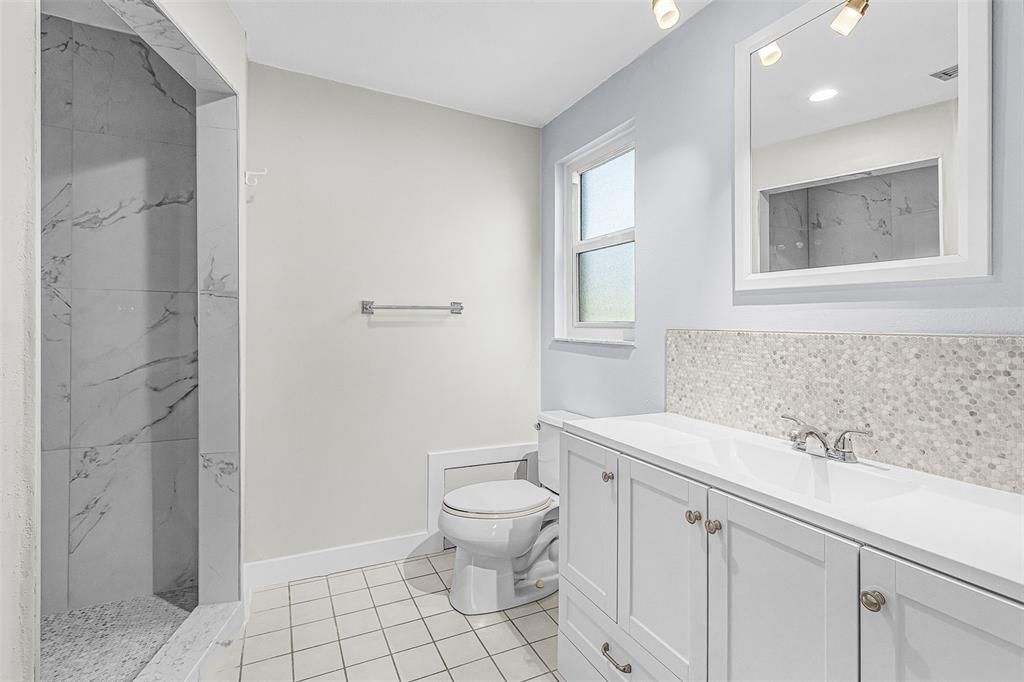 Active With Contract: $339,900 (2 beds, 2 baths, 1560 Square Feet)