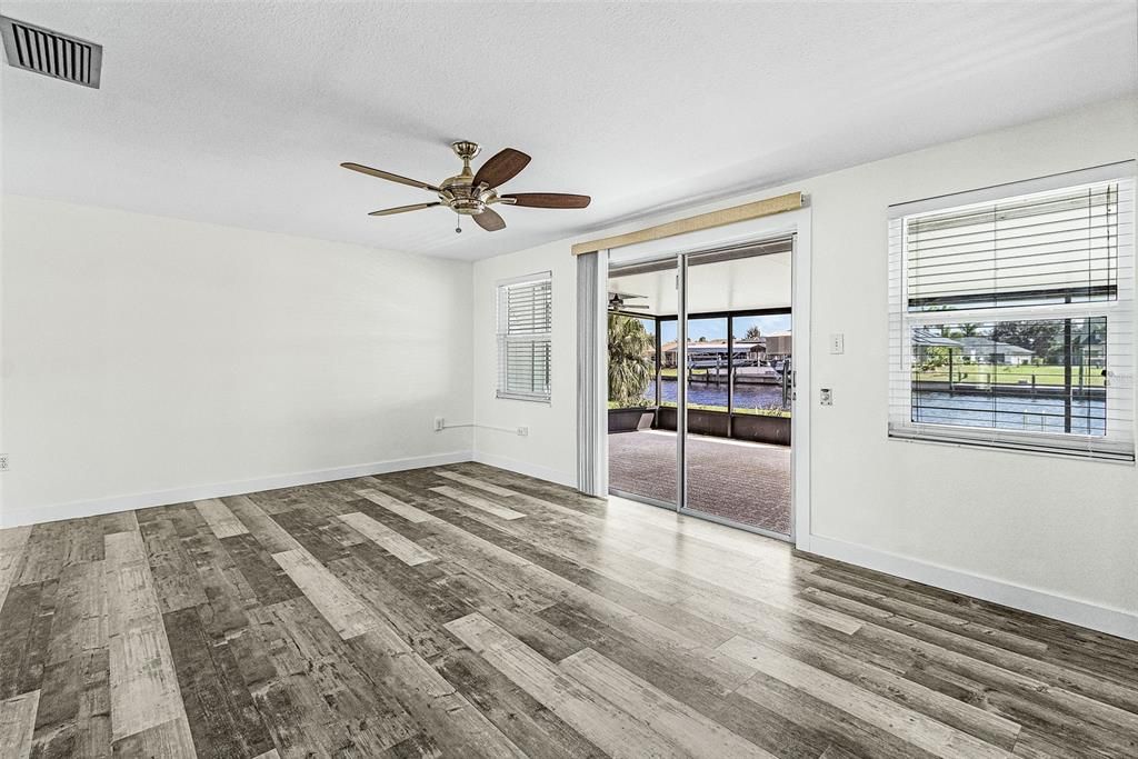 Active With Contract: $339,900 (2 beds, 2 baths, 1560 Square Feet)