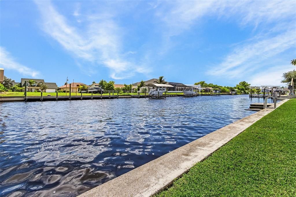 Active With Contract: $339,900 (2 beds, 2 baths, 1560 Square Feet)