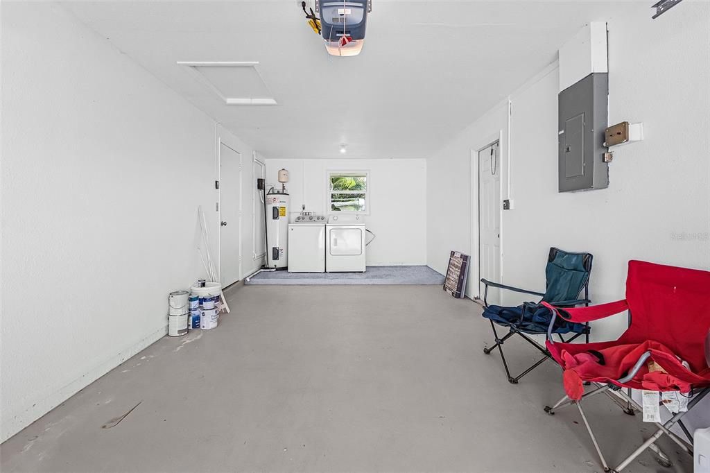 Active With Contract: $339,900 (2 beds, 2 baths, 1560 Square Feet)