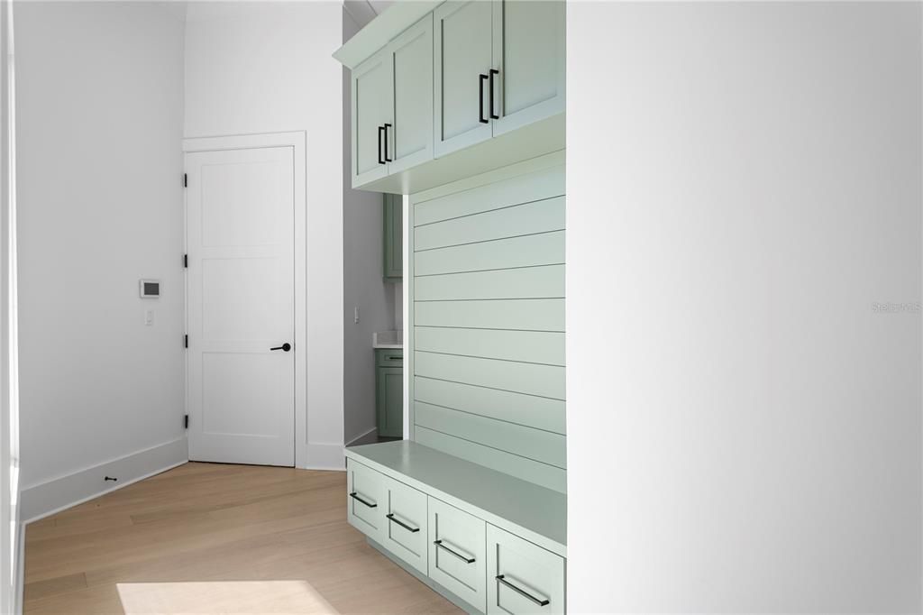 待售: $3,295,000 (6 贝兹, 6 浴室, 5816 平方英尺)