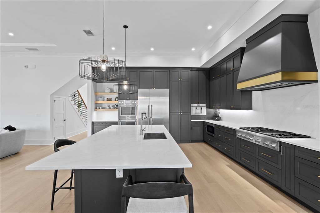 待售: $3,295,000 (6 贝兹, 6 浴室, 5816 平方英尺)