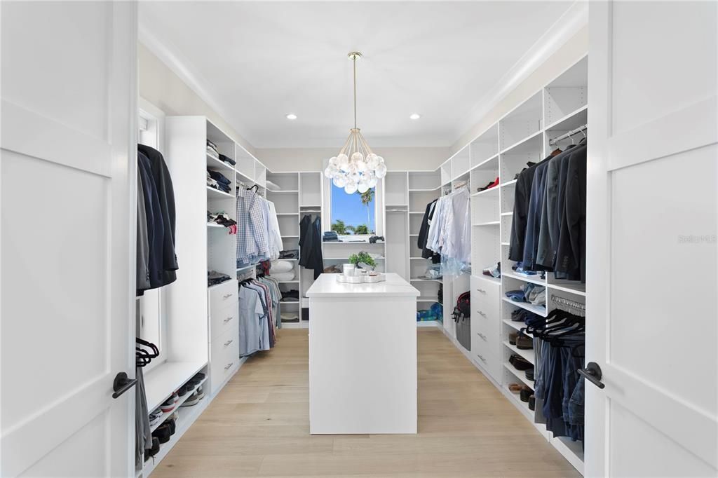 待售: $3,295,000 (6 贝兹, 6 浴室, 5816 平方英尺)