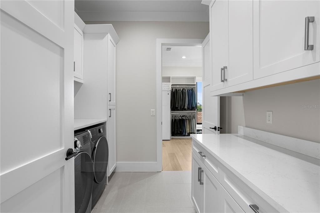 待售: $3,295,000 (6 贝兹, 6 浴室, 5816 平方英尺)