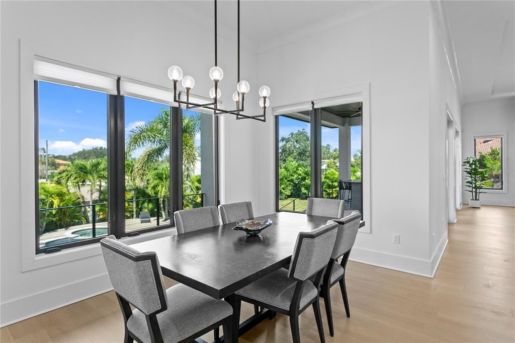 待售: $3,295,000 (6 贝兹, 6 浴室, 5816 平方英尺)