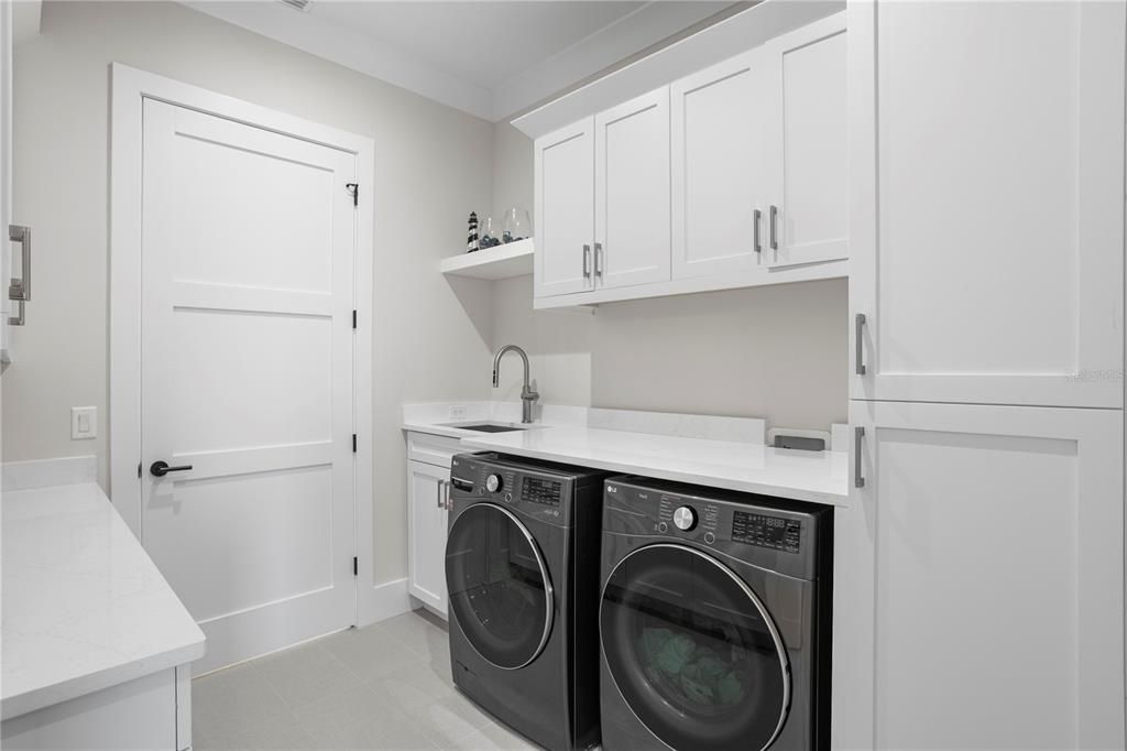 待售: $3,295,000 (6 贝兹, 6 浴室, 5816 平方英尺)