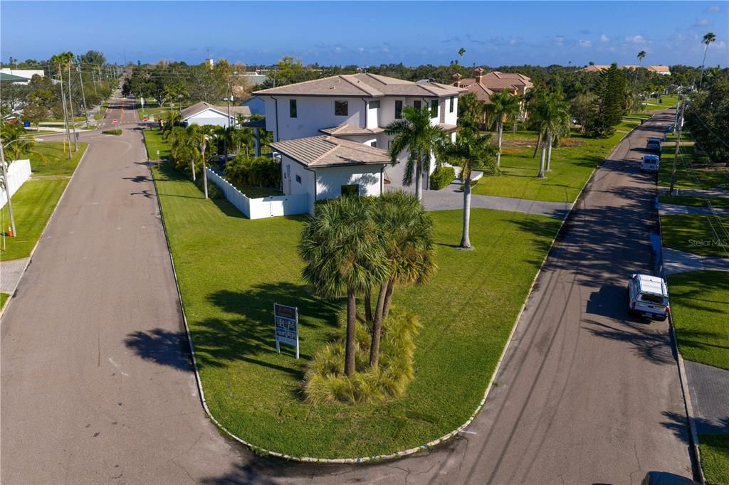 待售: $3,295,000 (6 贝兹, 6 浴室, 5816 平方英尺)