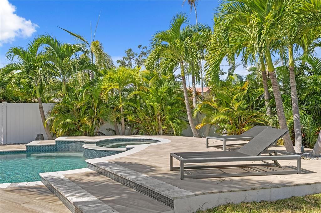 待售: $3,295,000 (6 贝兹, 6 浴室, 5816 平方英尺)