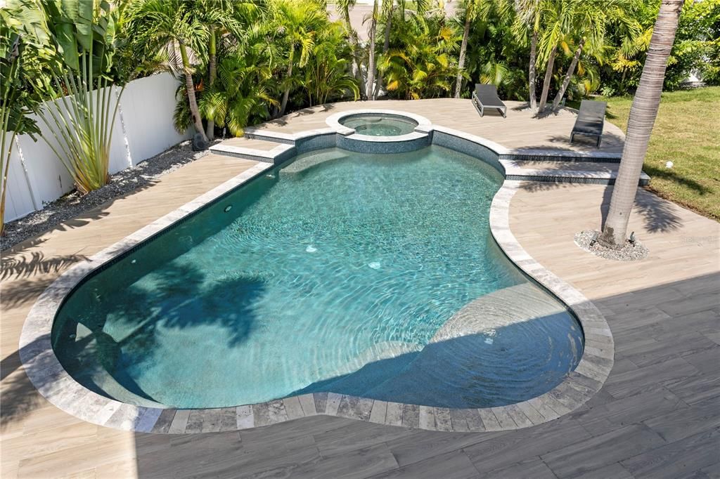 待售: $3,295,000 (6 贝兹, 6 浴室, 5816 平方英尺)