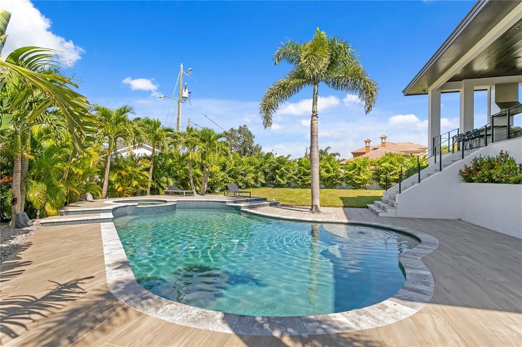 待售: $3,295,000 (6 贝兹, 6 浴室, 5816 平方英尺)