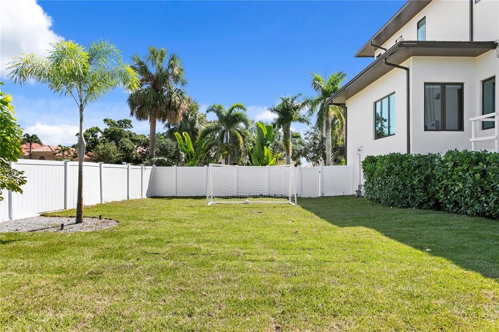 待售: $3,295,000 (6 贝兹, 6 浴室, 5816 平方英尺)