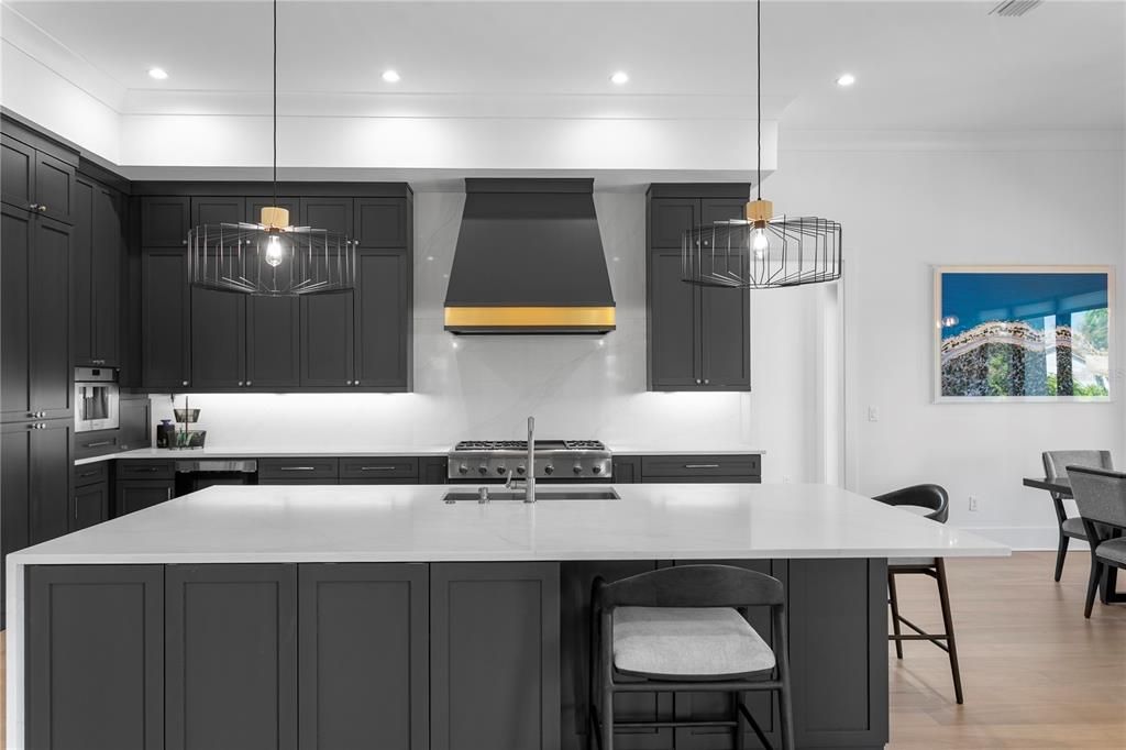 待售: $3,295,000 (6 贝兹, 6 浴室, 5816 平方英尺)