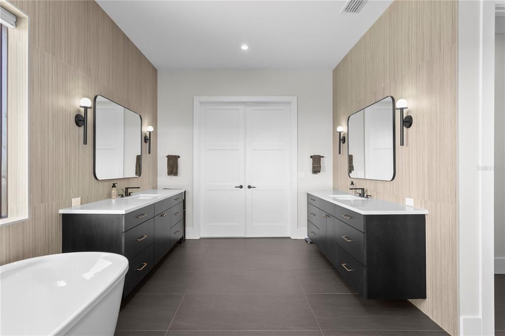 待售: $3,295,000 (6 贝兹, 6 浴室, 5816 平方英尺)