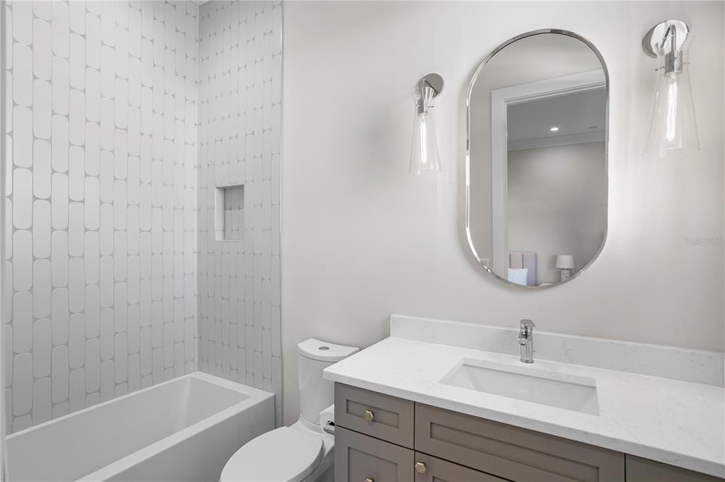 待售: $3,295,000 (6 贝兹, 6 浴室, 5816 平方英尺)