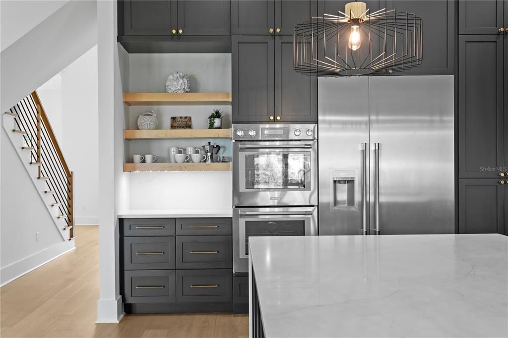 待售: $3,295,000 (6 贝兹, 6 浴室, 5816 平方英尺)