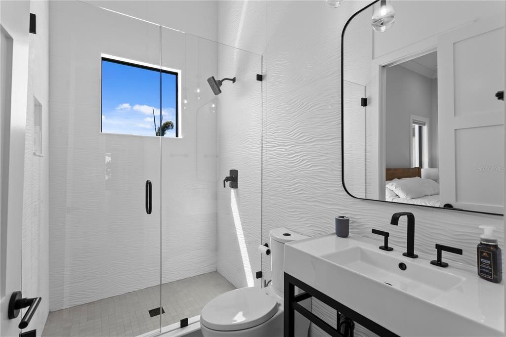 待售: $3,295,000 (6 贝兹, 6 浴室, 5816 平方英尺)