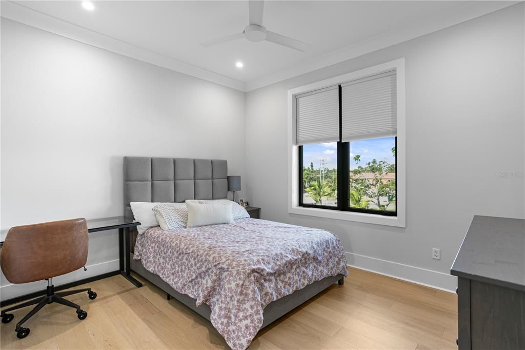 待售: $3,295,000 (6 贝兹, 6 浴室, 5816 平方英尺)