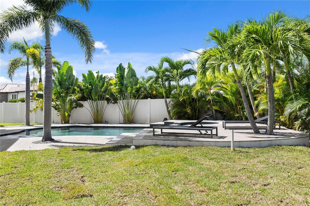 待售: $3,295,000 (6 贝兹, 6 浴室, 5816 平方英尺)