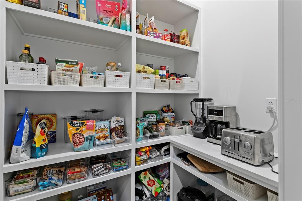 待售: $3,295,000 (6 贝兹, 6 浴室, 5816 平方英尺)