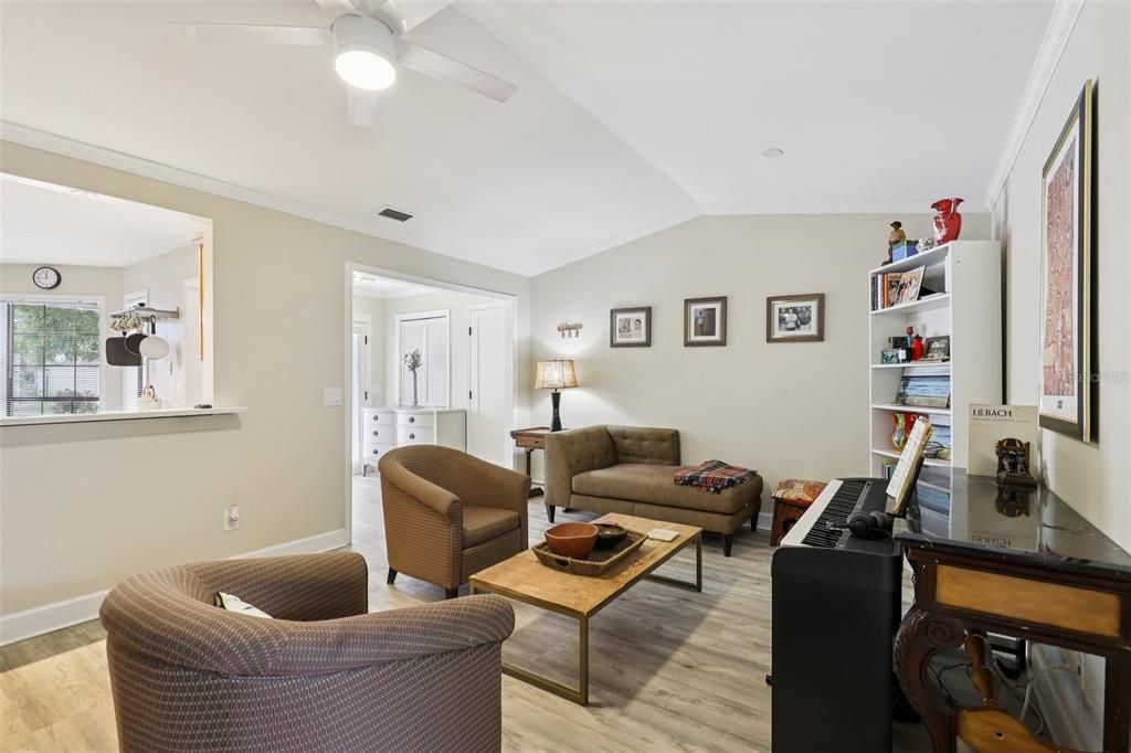 Active With Contract: $625,000 (4 beds, 3 baths, 2516 Square Feet)