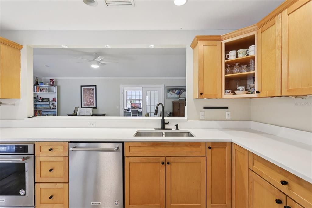 Active With Contract: $625,000 (4 beds, 3 baths, 2516 Square Feet)