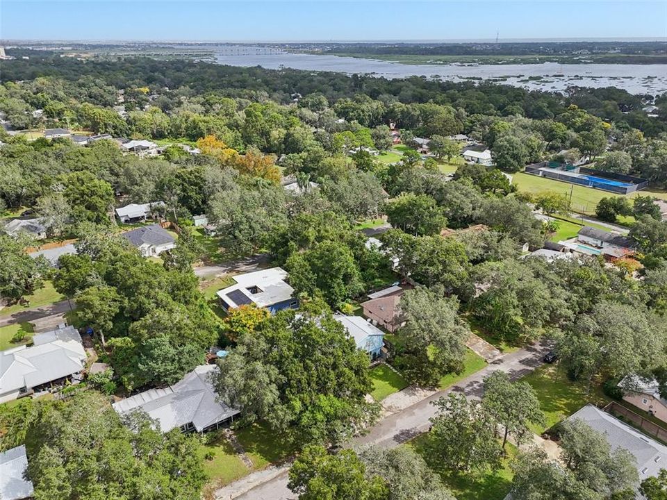 Active With Contract: $625,000 (4 beds, 3 baths, 2516 Square Feet)