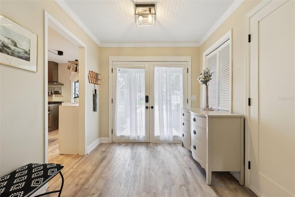 Active With Contract: $625,000 (4 beds, 3 baths, 2516 Square Feet)